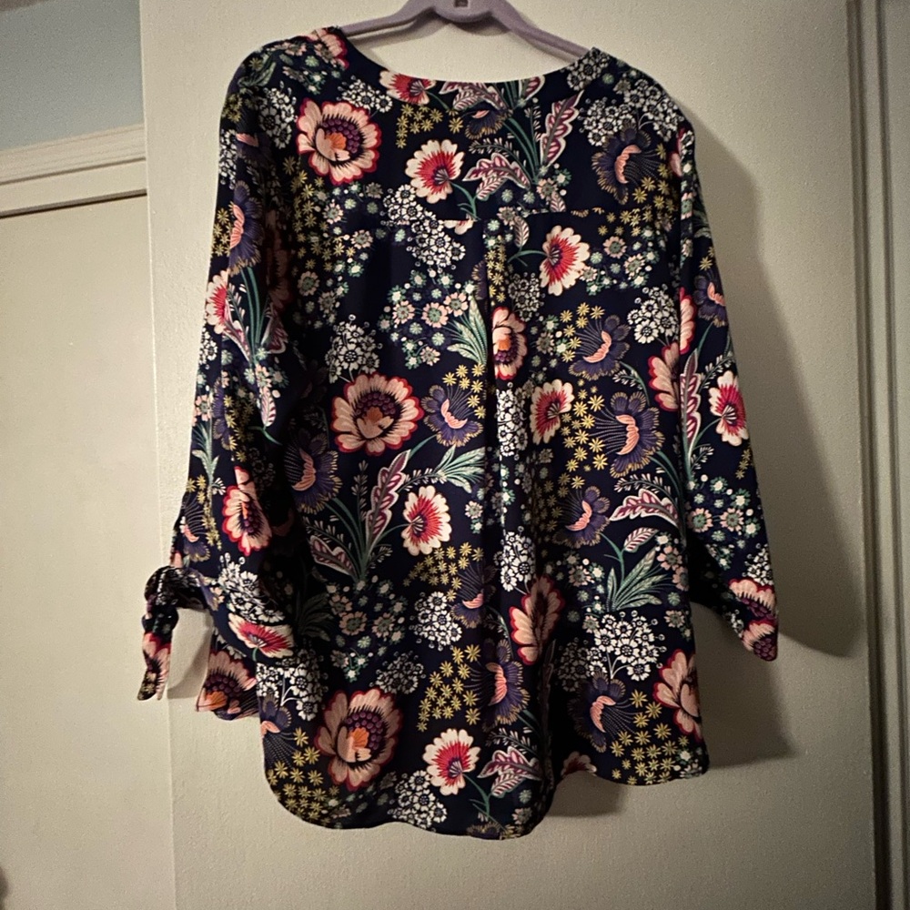 Floral Print Women's Blouse in Navy